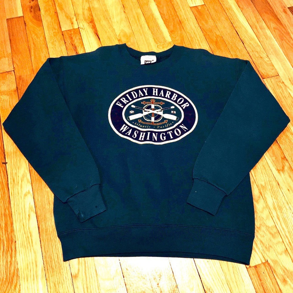 VINTAGE GREEN CREWNECK SWEATER!